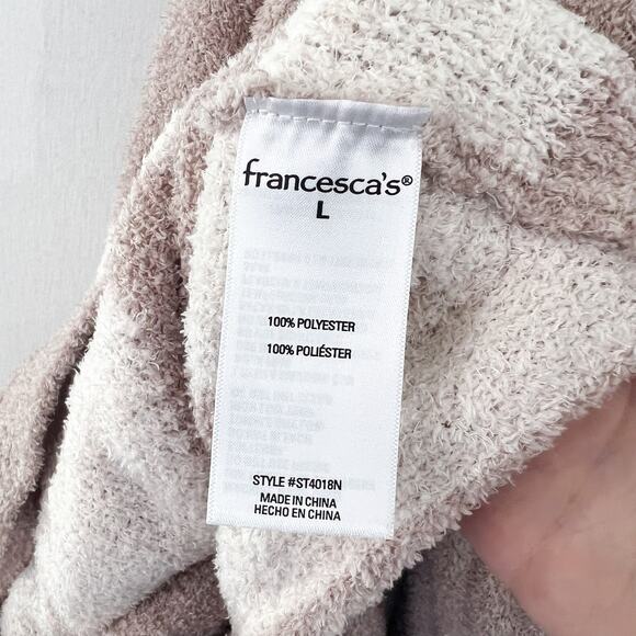 Francesca's Collections Pink V-Neck Sweater with White Stars - Picture 4 of 6